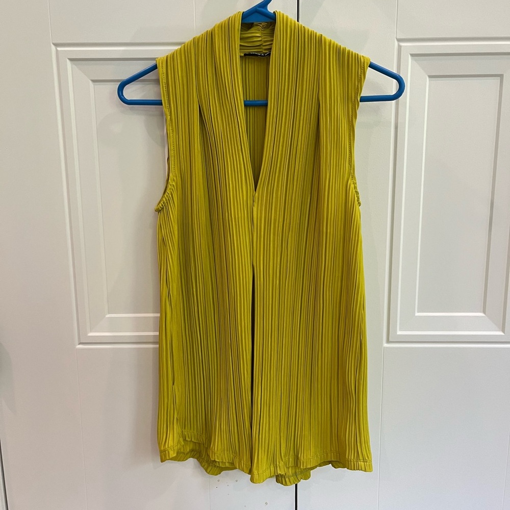 Cable and Gauge Women's Top
